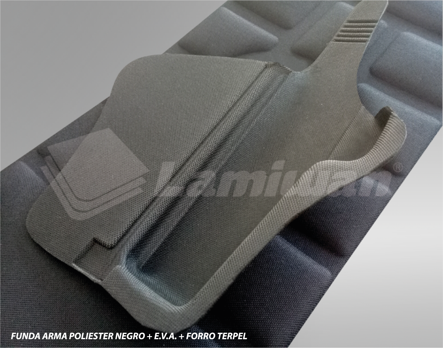 Funda y peto de E.V.A. termoformados con poliester por LAMIWAN.